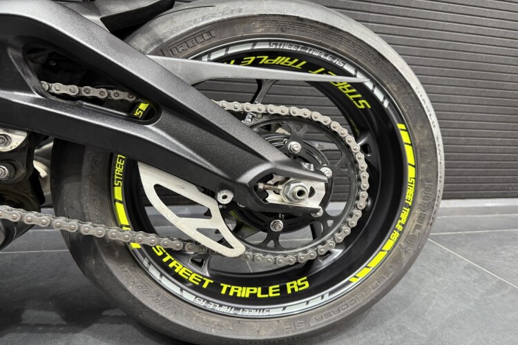 TRIUMPH STREET TRIPLE 765