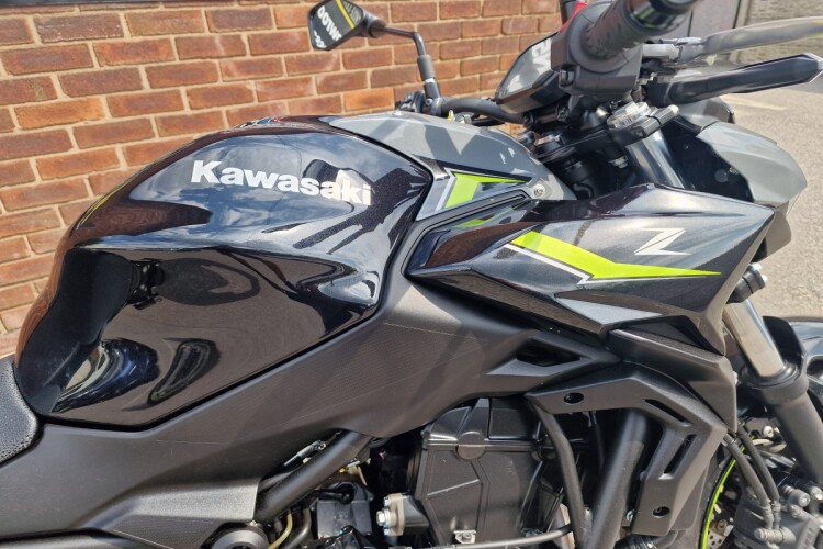 KAWASAKI Z650