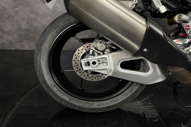 APRILIA TUONO 1100 V4