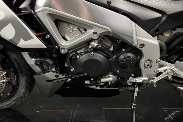 APRILIA TUONO 1100 V4
