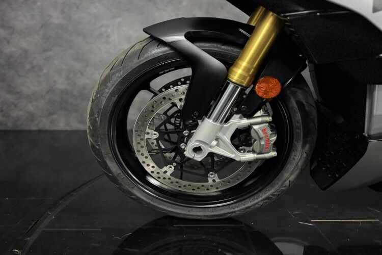 APRILIA TUONO 1100 V4