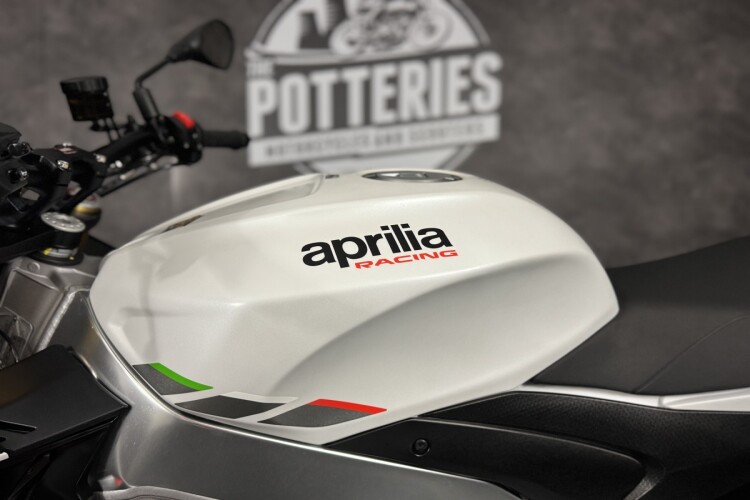 APRILIA TUONO 1100 V4