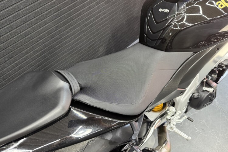 APRILIA TUONO 1100 V4