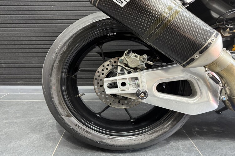 APRILIA TUONO 1100 V4