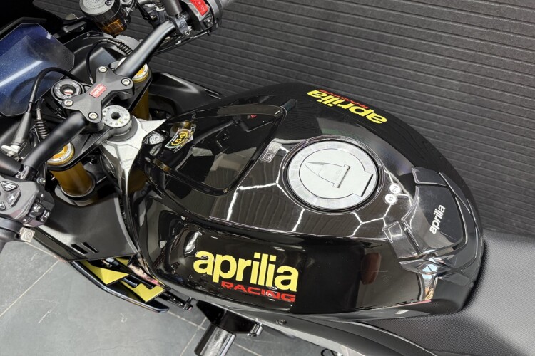 APRILIA TUONO 1100 V4