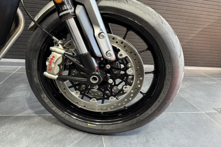 TRIUMPH SPEED TWIN 1200