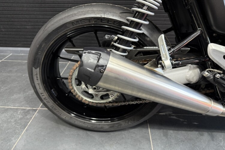 TRIUMPH SPEED TWIN 1200