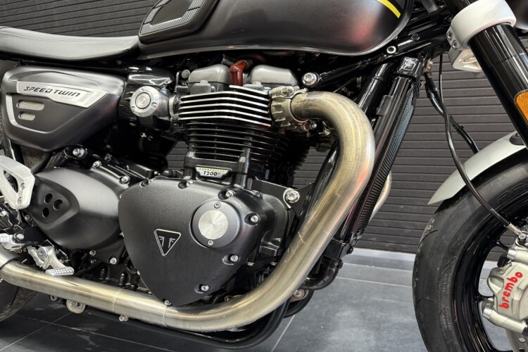 TRIUMPH SPEED TWIN 1200