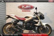 TRIUMPH STREET TRIPLE 675
