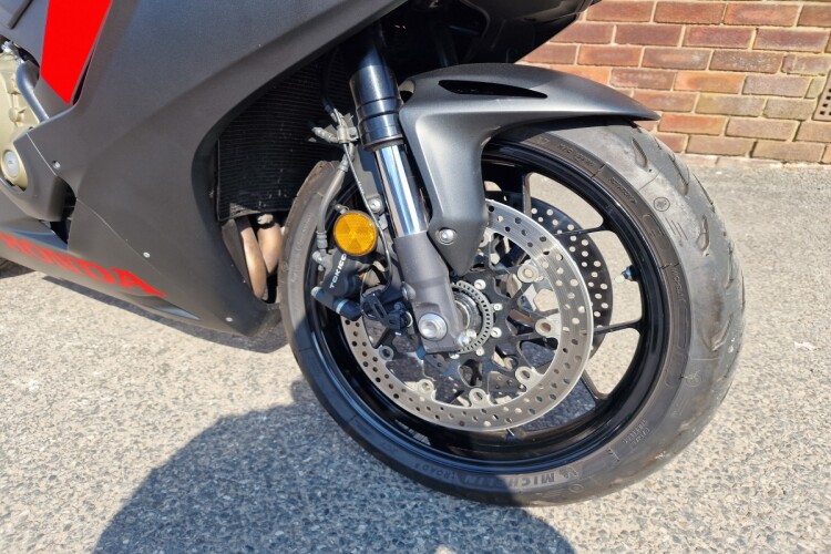 HONDA CBR1000RR FIREBLADE