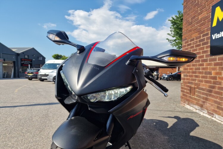 HONDA CBR1000RR FIREBLADE