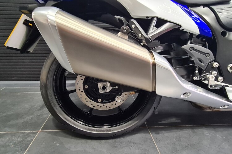 SUZUKI GSX1300R HAYABUSA