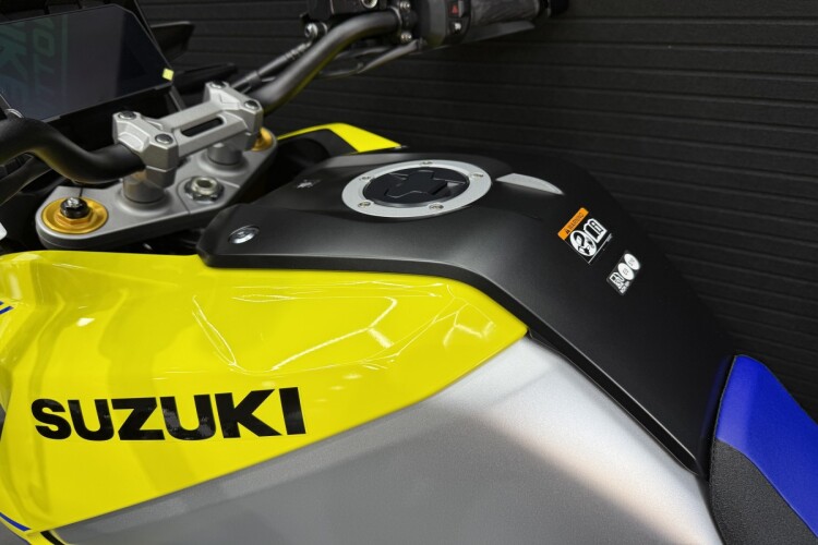 SUZUKI V-STROM 1050