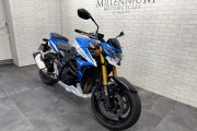 SUZUKI GSR750