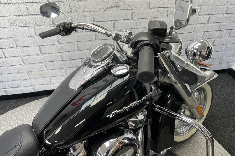 HARLEY-DAVIDSON SOFTAIL