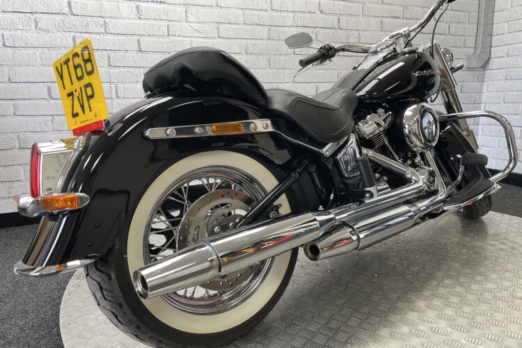 HARLEY-DAVIDSON SOFTAIL