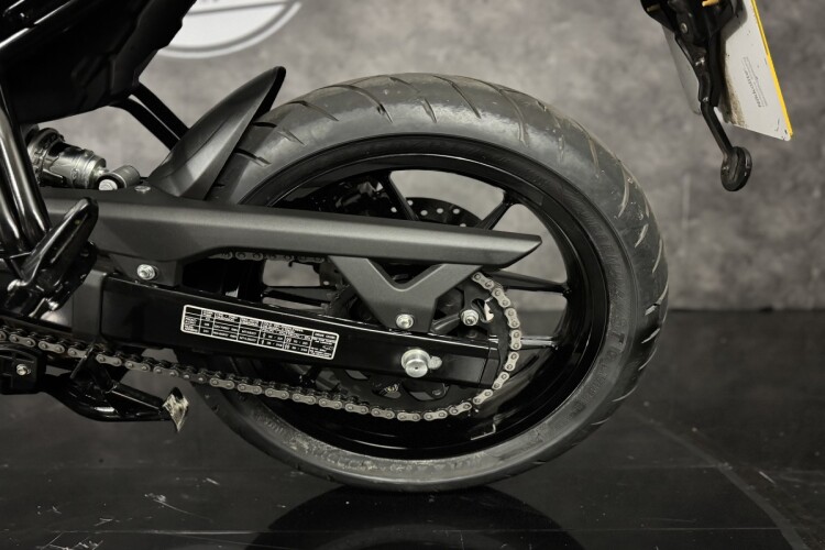 ROYAL ENFIELD GUERRILLA 450