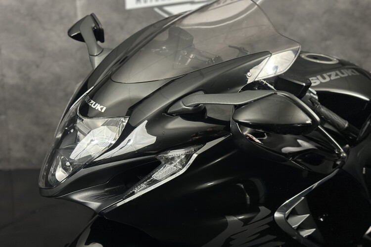 SUZUKI GSX1300R HAYABUSA