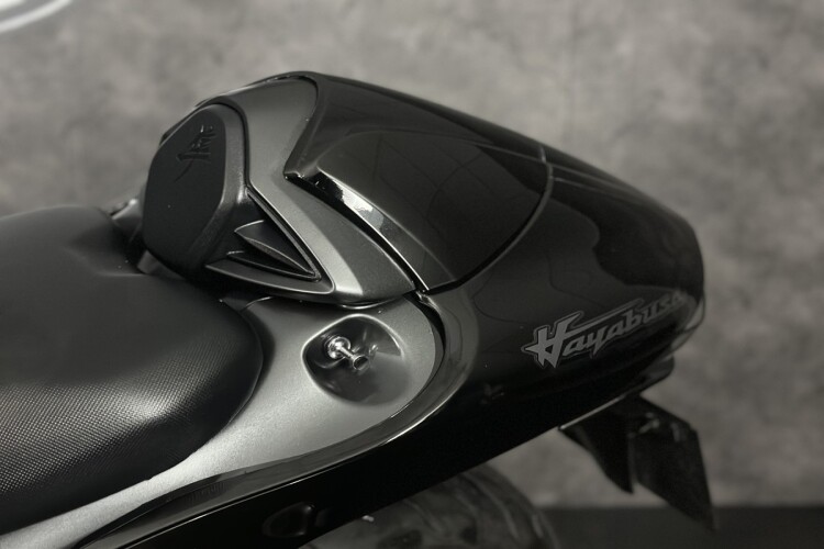 SUZUKI GSX1300R HAYABUSA