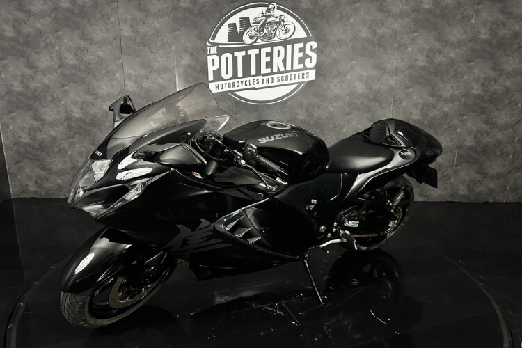 SUZUKI GSX1300R HAYABUSA