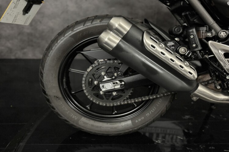 TRIUMPH SCRAMBLER 400 X