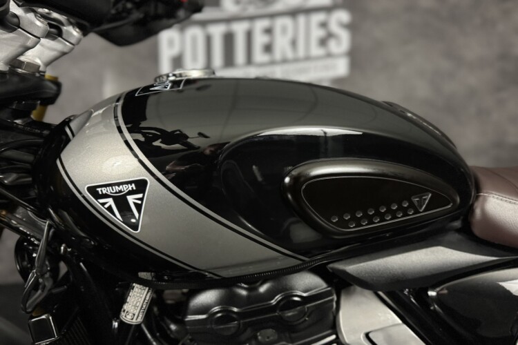 TRIUMPH SCRAMBLER 400 X