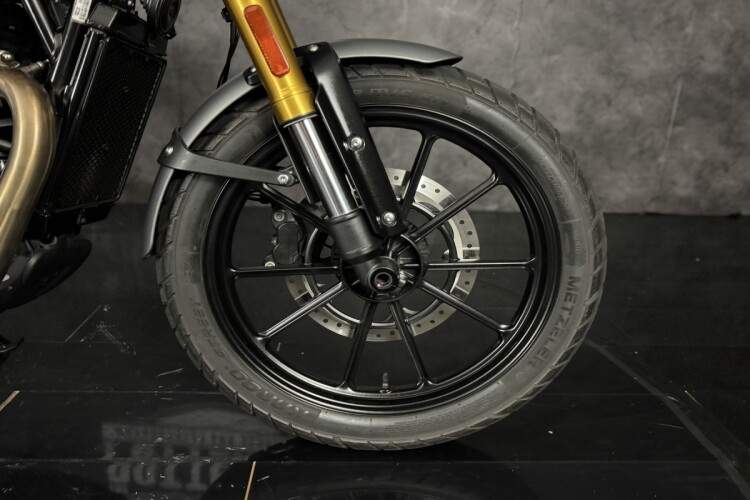 TRIUMPH SCRAMBLER 400 X