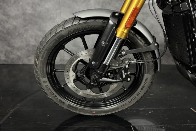 TRIUMPH SCRAMBLER 400 X