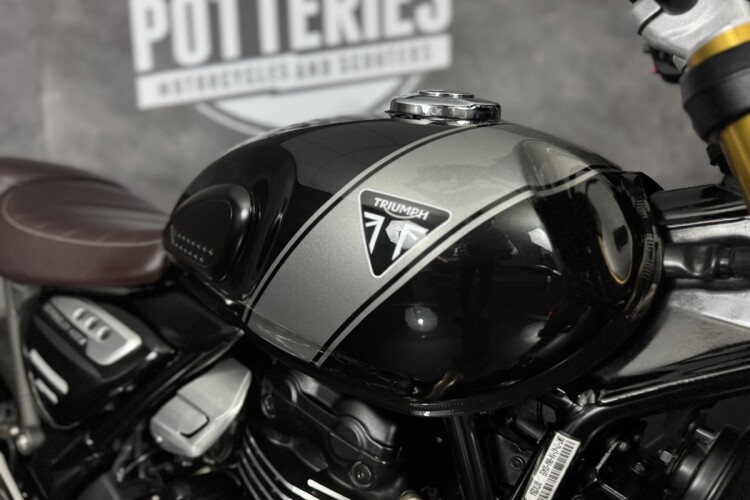 TRIUMPH SCRAMBLER 400 X