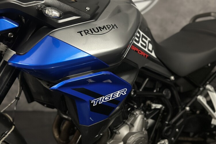 TRIUMPH TIGER 850