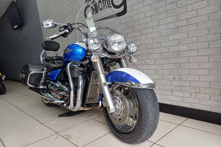 TRIUMPH THUNDERBIRD 1700