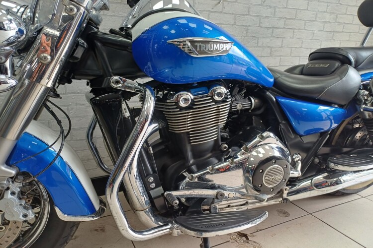 TRIUMPH THUNDERBIRD 1700