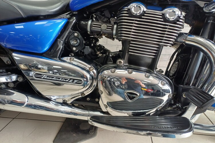 TRIUMPH THUNDERBIRD 1700