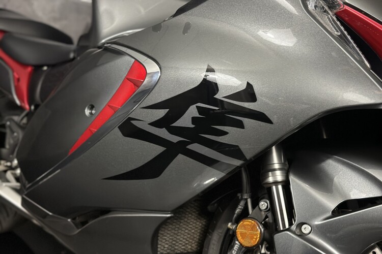 SUZUKI GSX1300R HAYABUSA