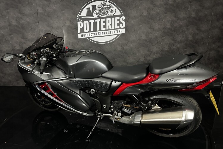 SUZUKI GSX1300R HAYABUSA