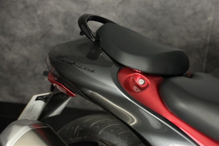 SUZUKI GSX1300R HAYABUSA