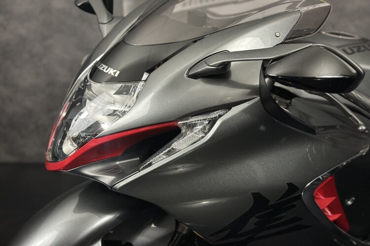 SUZUKI GSX1300R HAYABUSA