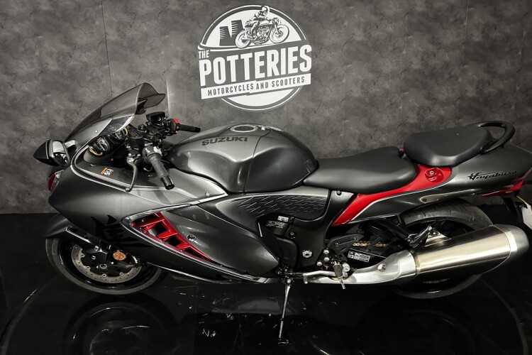 SUZUKI GSX1300R HAYABUSA