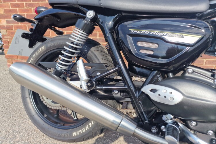 TRIUMPH SPEED TWIN 900