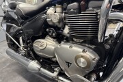 TRIUMPH SPEEDMASTER 1200