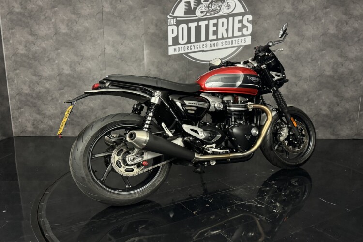 TRIUMPH SPEED TWIN 1200