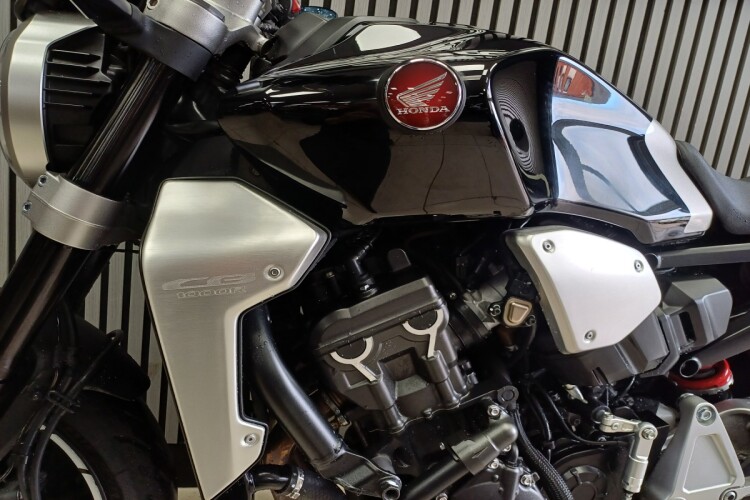 HONDA CB1000R