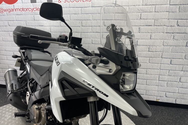 SUZUKI V-STROM 1050