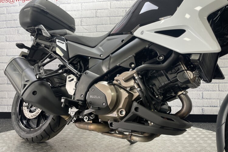 SUZUKI V-STROM 1050