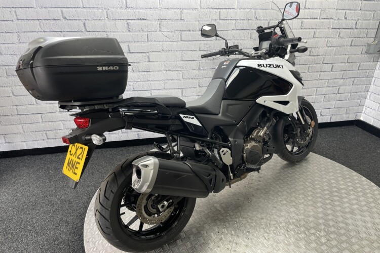 SUZUKI V-STROM 1050