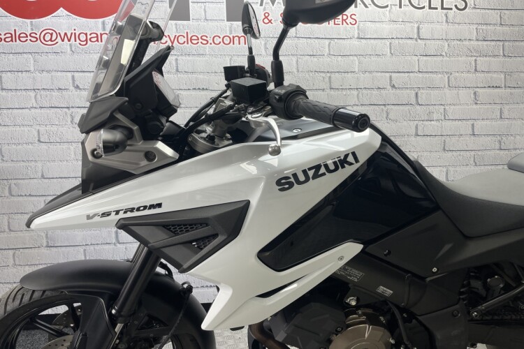SUZUKI V-STROM 1050