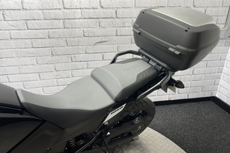 SUZUKI V-STROM 1050
