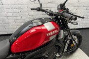 YAMAHA XSR900
