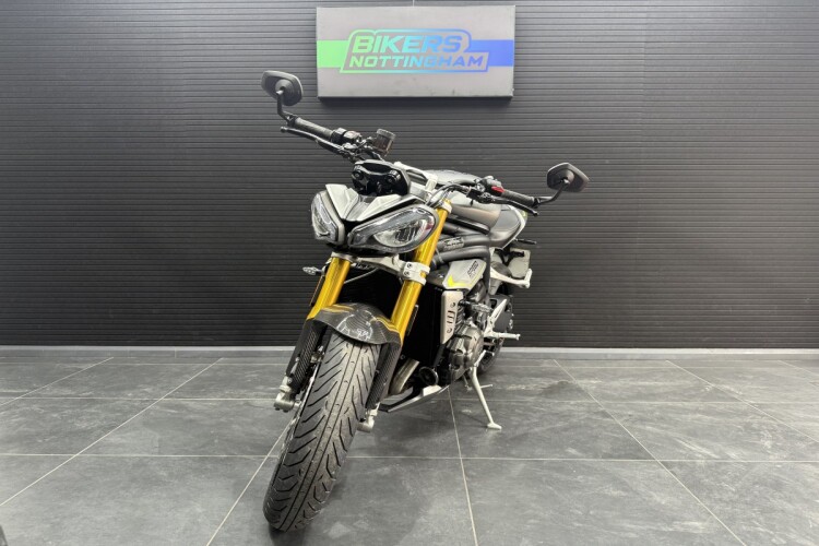 TRIUMPH SPEED TRIPLE 1200