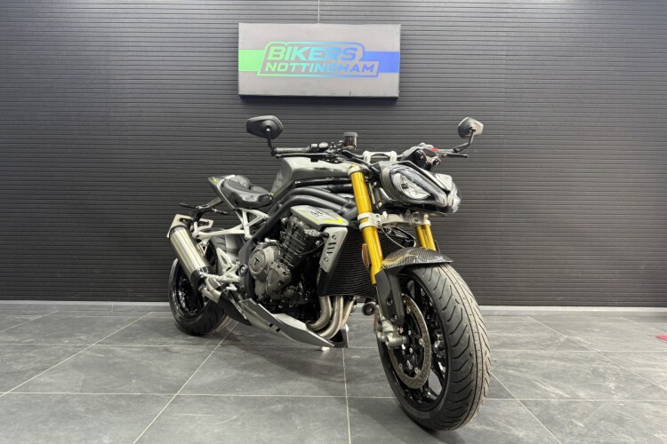 TRIUMPH SPEED TRIPLE 1200